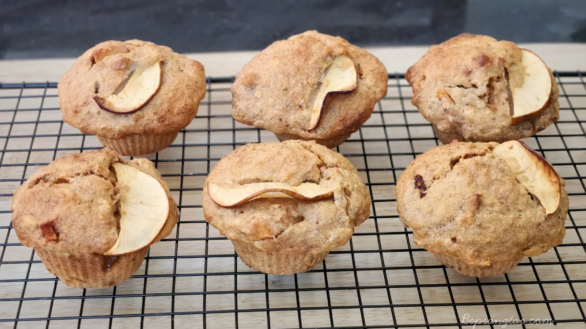 Apple Cinnamon Sourdough Oat Muffin