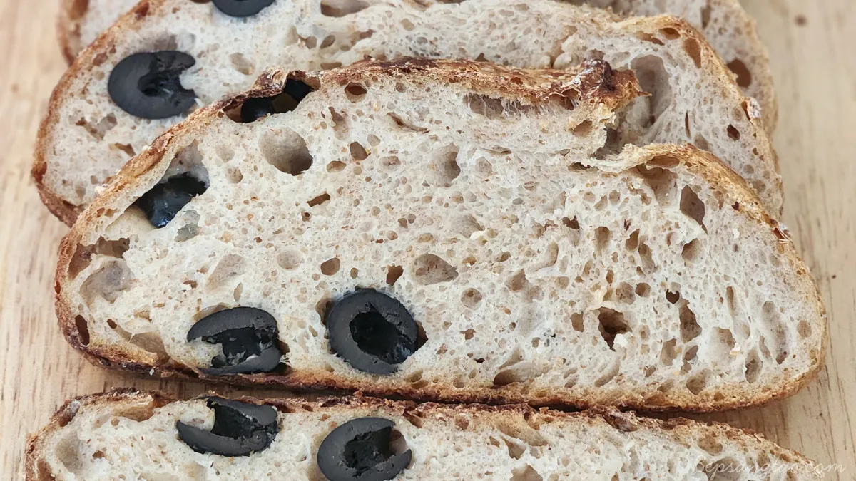 Bánh Mì Sourdough Oliu Tỏi